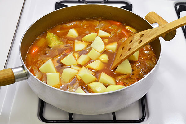 
              Japanese Beef Curry Step 6
      	