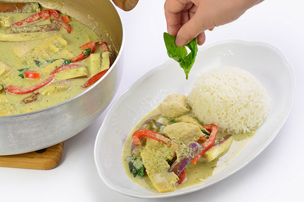
              Thai Green Chicken Curry Step 10
      	