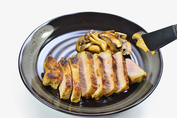 
              <i>Miso</i> Garlic Pork & Mushroom Stir-Fry Step 8
      	