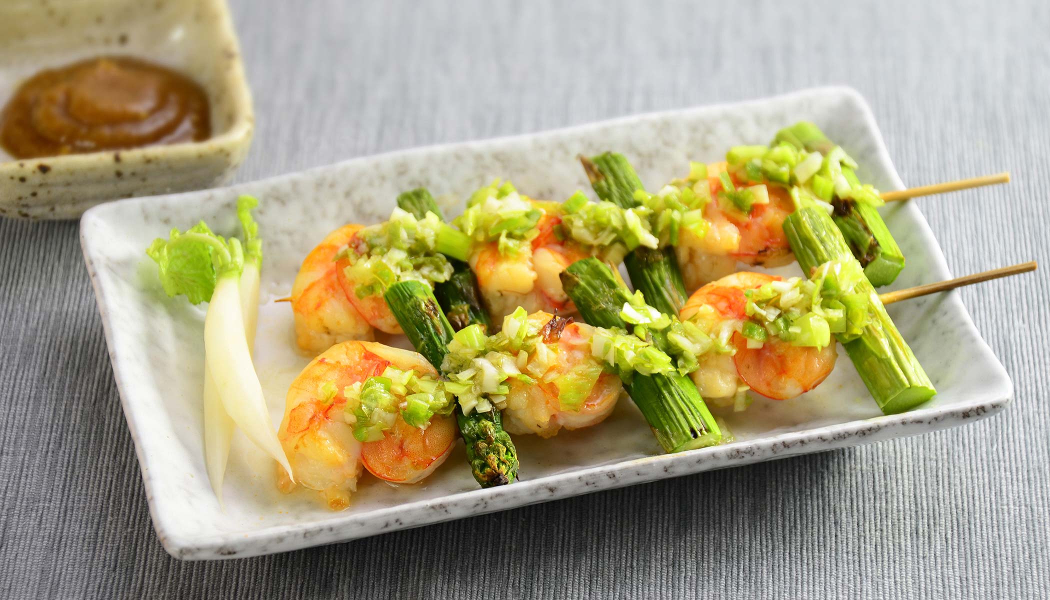 Zojirushi Recipe – Crunchy Asparagus and Shrimp Skewers