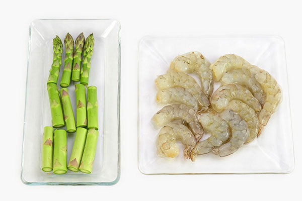 
              Crunchy Asparagus and Shrimp Skewers Step 3
      	
