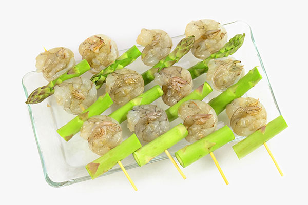 
              Crunchy Asparagus and Shrimp Skewers Step 4
      	