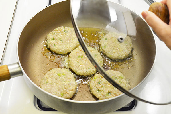 
              <i>Teriyaki</i> Rice Burger Step 9
      	