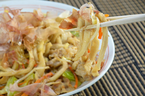 
              Stir-fried <i>Yaki Udon</i> Step 7
      	