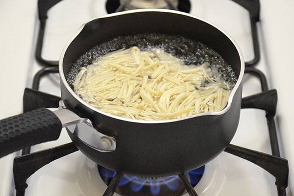 
              <i>Soba</i> Salad Step 5
      	