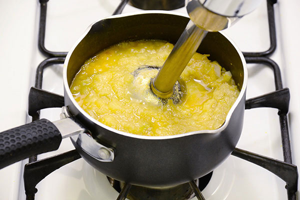 
              Rich and Creamy Irish Potato Soup Step 4
      	