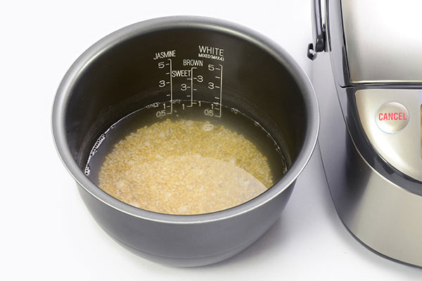 
              Creamy Oatmeal <i>Brûlée</i> Step 1
      	