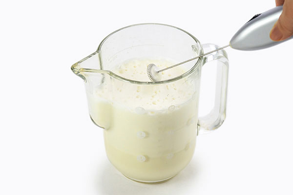 
              Iced <i>Matcha</i> Creamy Latte Step 5
      	