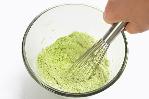 
              Thick Style <i>Matcha</i> Hotcakes Step 2
      	