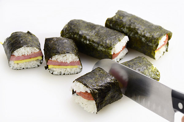 
              Spam® <i>Musubi</i> Step 12
      	