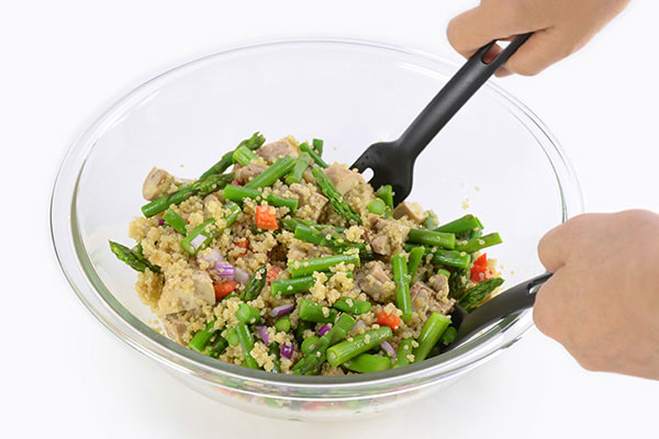 
              Quinoa and Chicken Super Salad Step 5
      	