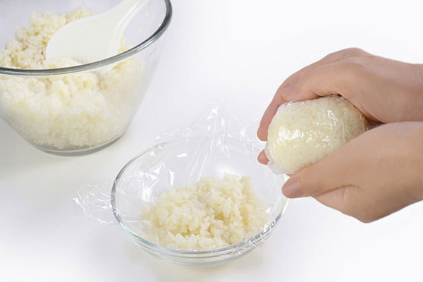 
              Prosciutto Rice Balls Step 3
      	