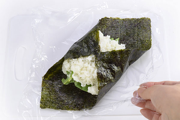 
              <i>Onigirazu</i> Rice Sandwich Step 8
      	