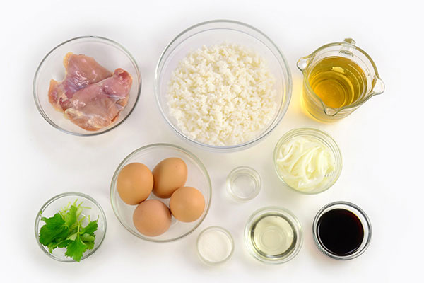 
            	<i>Oyako-Donburi</i> (Chicken and Egg Bowl)  Ingredients
      	