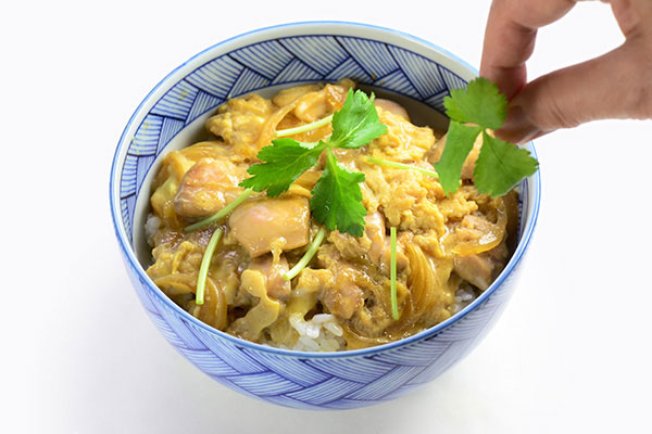 
              <i>Oyako-Donburi</i> (Chicken and Egg Bowl) Step 6
      	