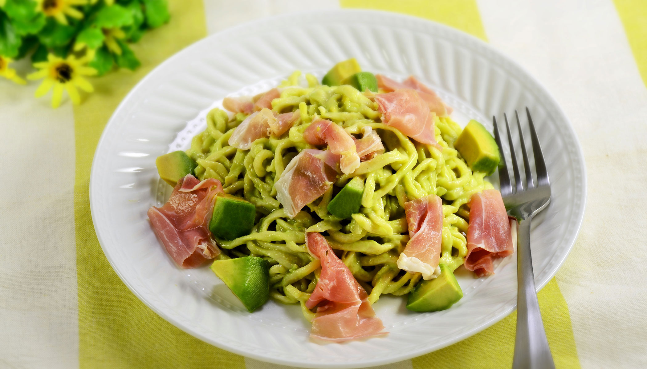 Zojirushi Recipe – Avocado Prosciutto Summer Pasta