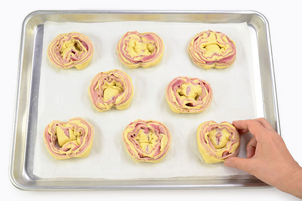 
              Ham and Corn Mayo Buns Step 7
      	