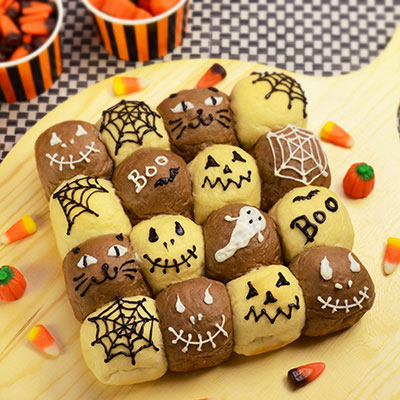 Zojirushi Recipe – Halloween Tear and Share Bread