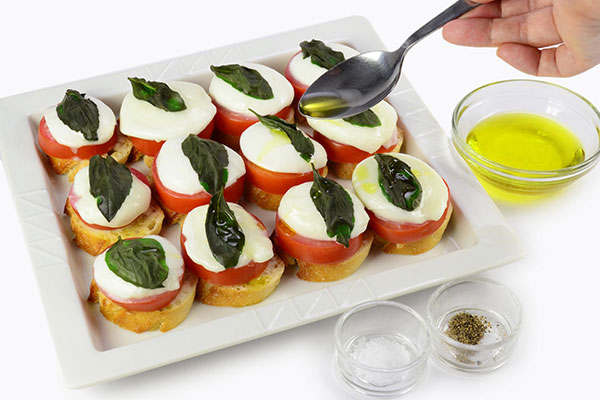 
              Italian Caprese Toast Step 5
      	