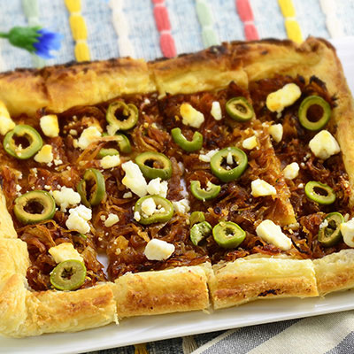 Zojirushi Recipe – French Onion Tart with Olives and Goat Cheese