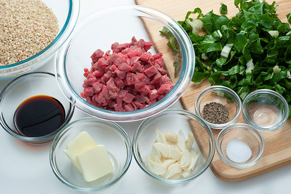 
            	Garlic Flavored Beef <i>Yakimeshi</i>, Stir-Fried Rice  Ingredients
      	