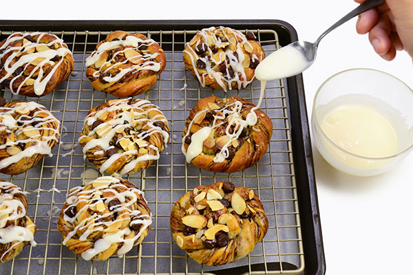 
              Chocolate Morning Delight (Danish Pastry) Step 12
      	