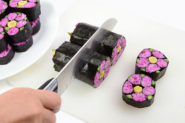 
              Spring Flower Sushi Roll Step 8
      	