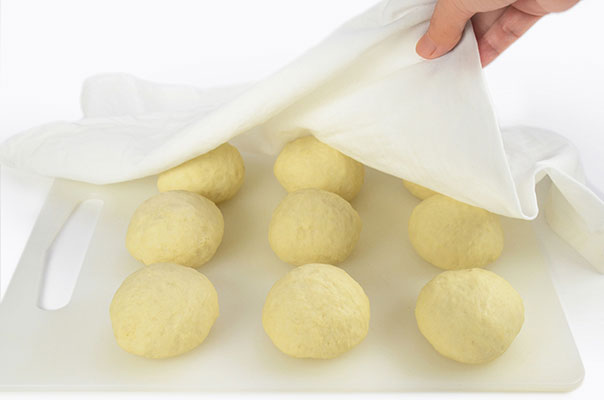 
              Soft Dinner Rolls Step 6
      	