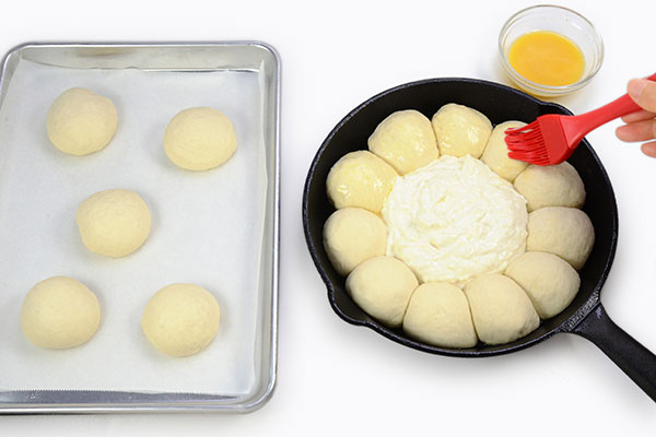 
              Skillet Bread with Cranberry Cheese Dip Step 5
      	