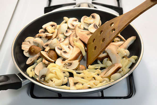 
              Cheesy Mushroom Italian Stromboli Step 2
      	