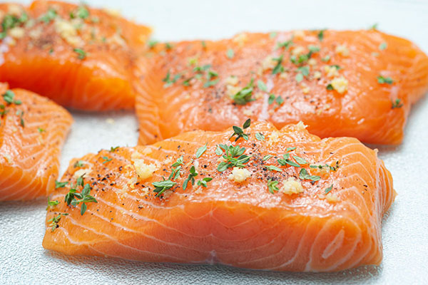 
              Cauliflower Creamed Rice with Seared Salmon Step 6
      	