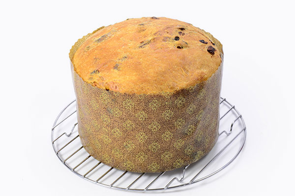 
              Sweet and Buttery Panettone Step 12
      	