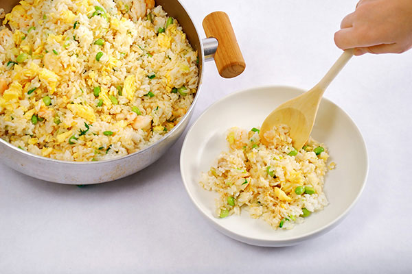 
              Shrimp <i>Yakimeshi</i>, Stir-Fried Rice Step 7
      	