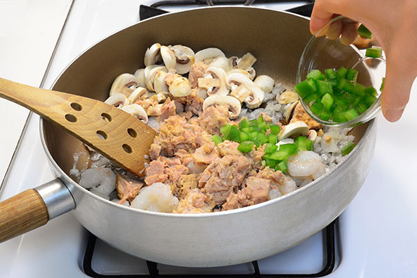 
              Tuna Seafood Pilaf Step 3
      	
