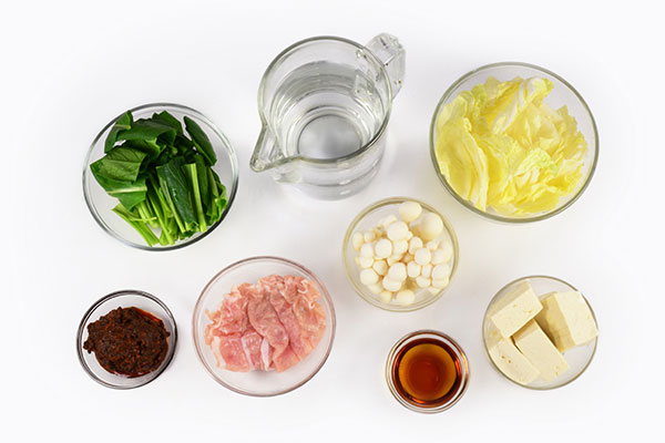 
            	<i>Yin Yang</i> Hot Pot: <i>Sichuan</i> Hot Pot  Ingredients
      	