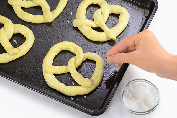 
              Soft Pretzel Trio Step 7
      	