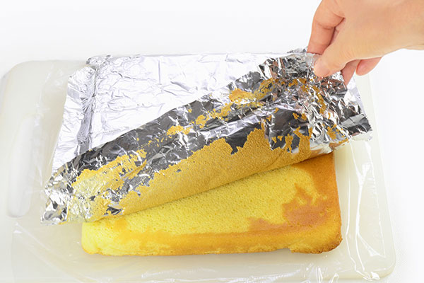 
              Creamy Roll Cake Step 12
      	