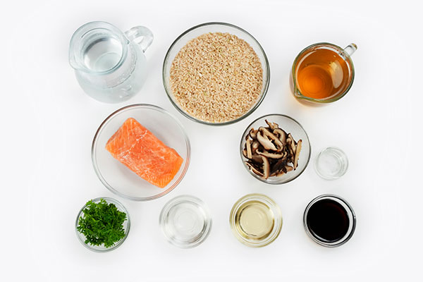 
            	Brown Rice with Salmon and <i>Shiitake</i>  Ingredients
      	