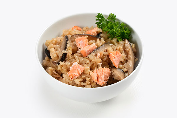 
              Brown Rice with Salmon and <i>Shiitake</i> Step 5
      	