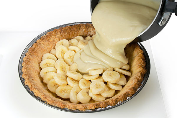 
              Smooth Banana Cream Pie Step 11
      	