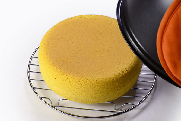 
              Whole Wheat Sponge Cake Step 5
      	