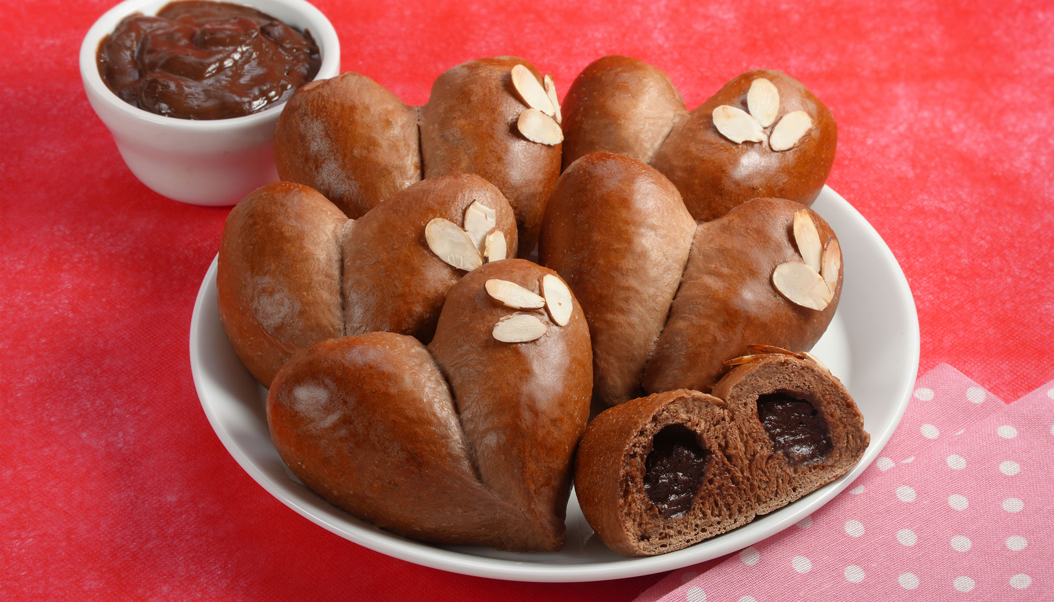 Zojirushi Recipe – Chocolate Cream Heart Buns