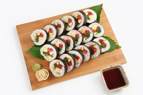 
              <i>Futomaki</i> (Thick Sushi Roll) Step 7
      	
