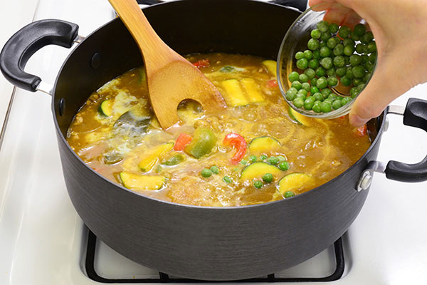 
              Summer Curry with Brown Rice Step 5
      	