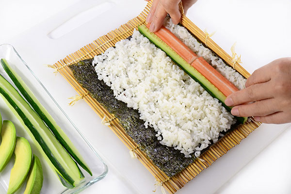 
              <i>Maki Sushi</i> (<i>Sushi</i> Roll) Step 1
      	