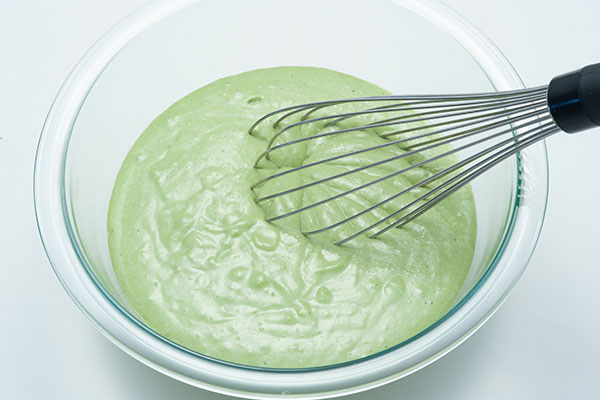 
              <i>Matcha</i> (Powdered Green Tea) Steamed Cake Step 1
      	