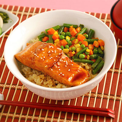 Zojirushi Recipe – Salmon <i>Teriyaki</i> with Mixed Vegetables over Rice