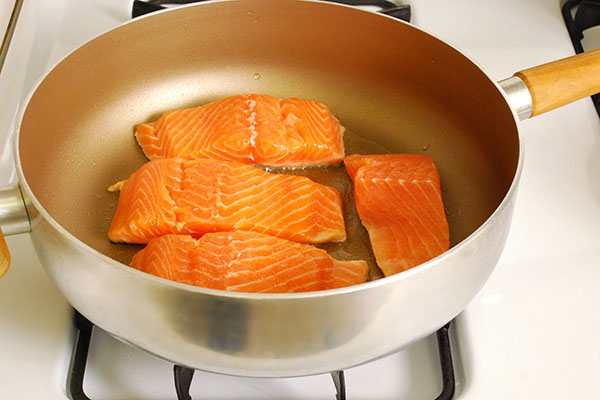 
              Salmon <i>Teriyaki</i> with Mixed Vegetables over Rice Step 4
      	