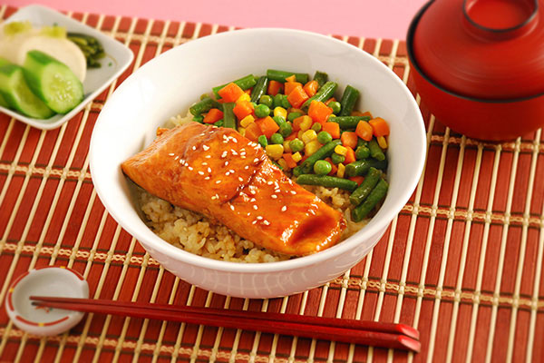 
              Salmon <i>Teriyaki</i> with Mixed Vegetables over Rice Step 7
      	