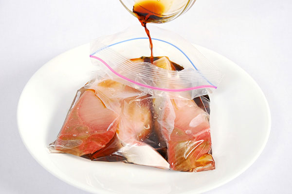 
              <i>Teriyaki</i> Yellowtail (Buri or Hamachi) Step 1
      	